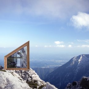 Architettura in legno: il bivacco in vetro e legno sul Monte Skuta